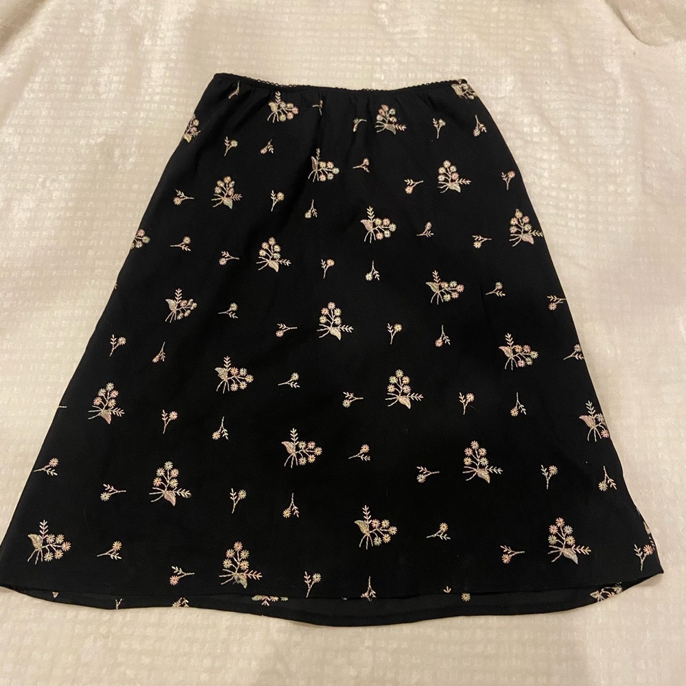 Chic Black Floral A-Line Skirt
